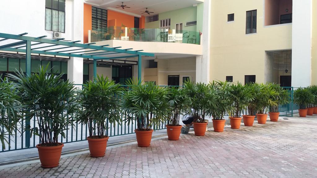 Baguss Hotel And Serviced Apartment Johor Bahru Ngoại thất bức ảnh